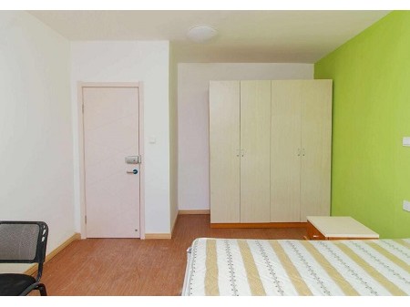 精装修单室套交通便利拎包即住无中介费